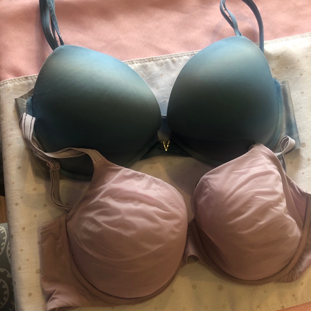 2 36D Victoria’s Secret bras